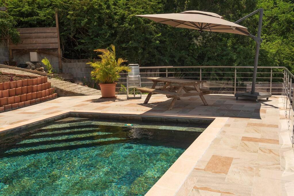 Bas De Villa Piscine Petit Versailles Sainte Anne Exterior photo
